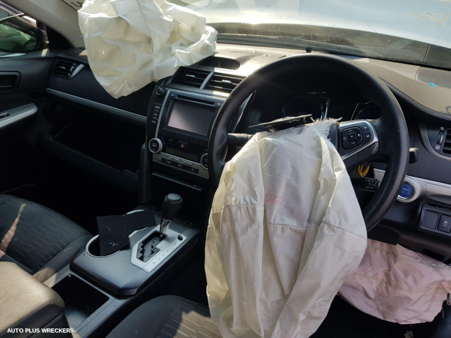 2016 Toyota Camry Front Seat
