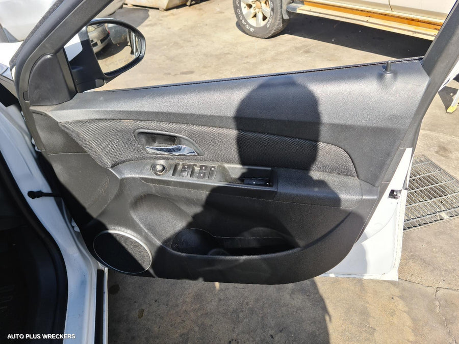 2015 Holden Cruze Left Front Door