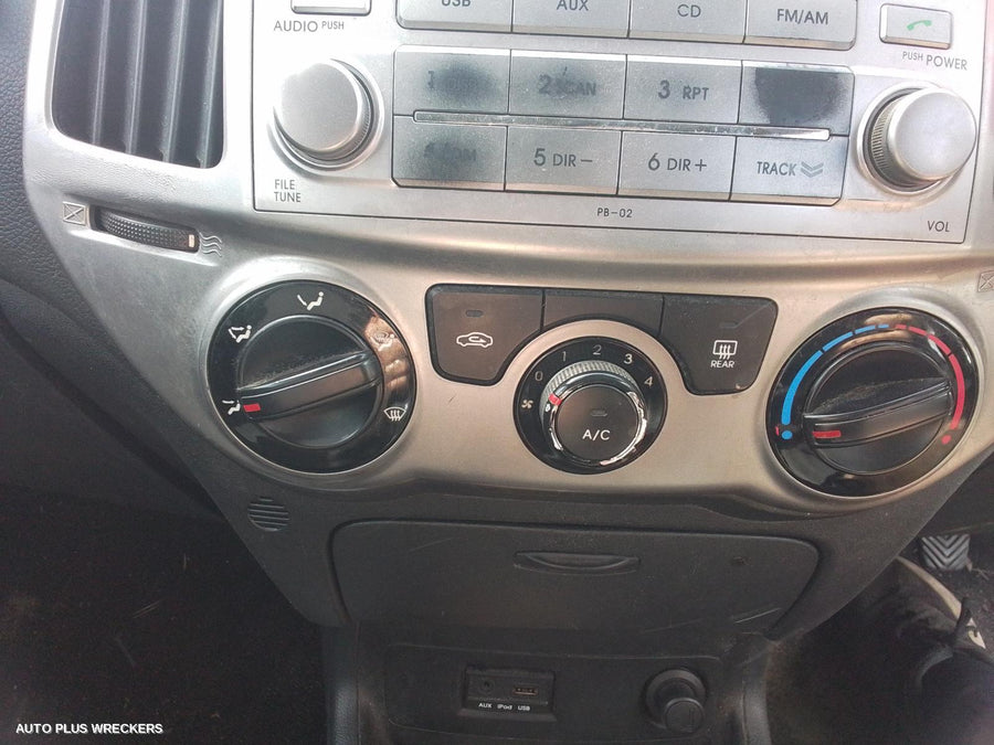 2013 Hyundai I20 Left Front Door