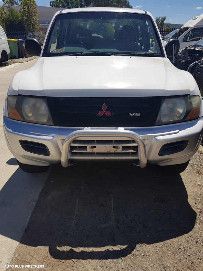 2002 Mitsubishi Pajero Right Front Door Window