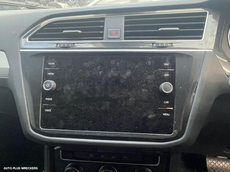 2018 Volkswagen Tiguan Grille