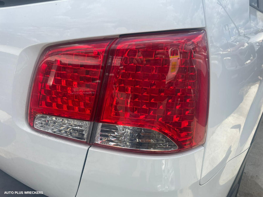 2009-2012 Kia Sorento Left Front Door Window