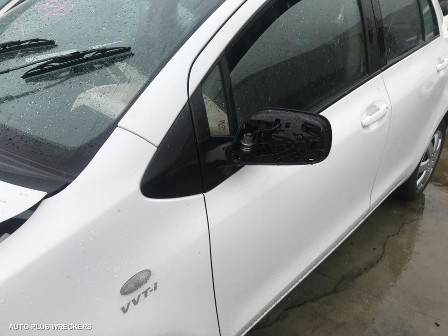 2007 Toyota Yaris Sunvisor