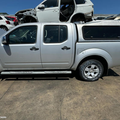2009 Nissan Navara Rear Garnish