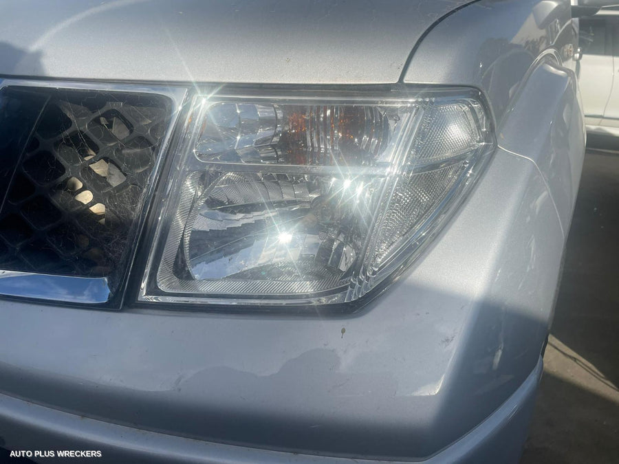 2010 Nissan Navara Left Rear Door Window