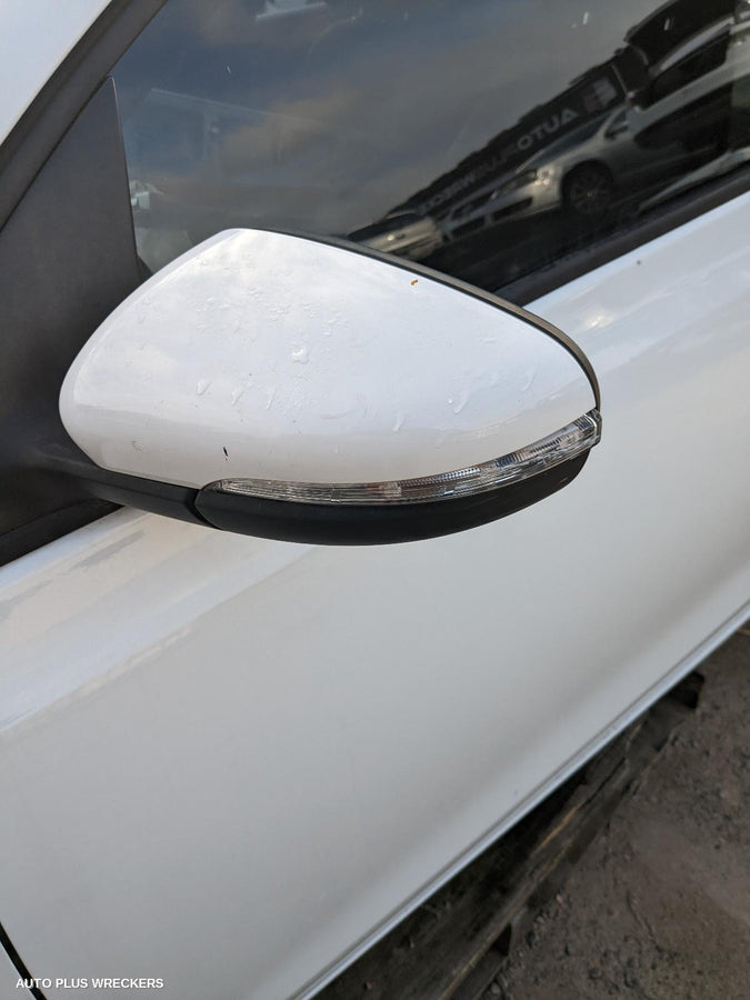 2011 Volkswagen Golf Left Rear Door Window