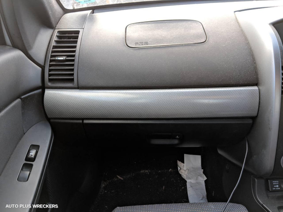 2006 Mitsubishi 380 Ignition W  Key