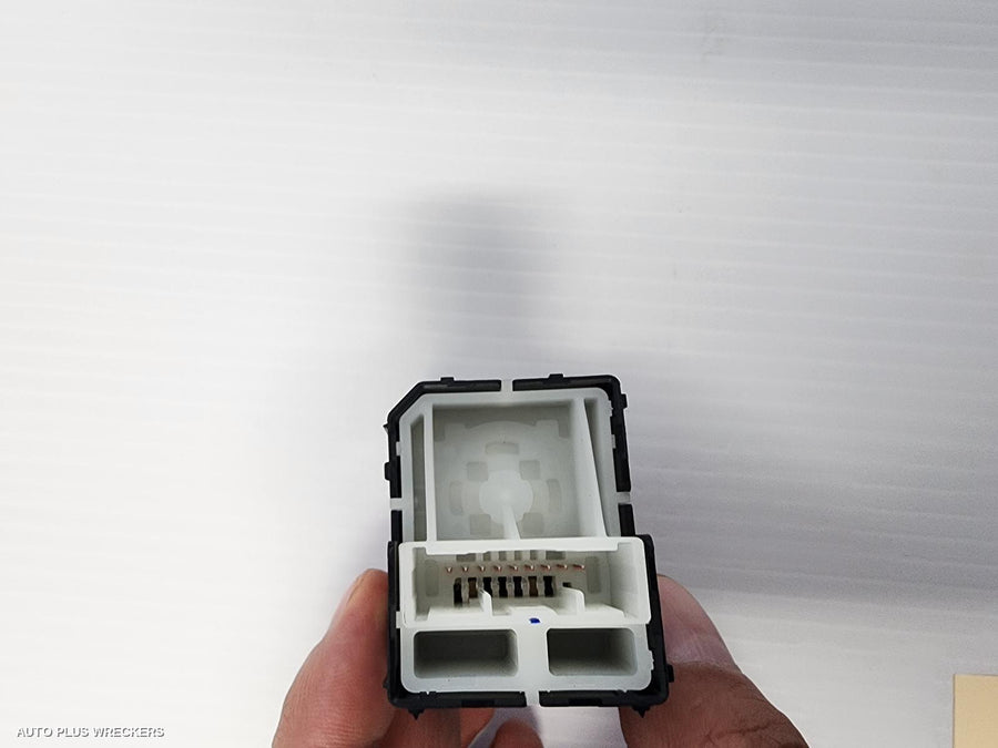 2018 Toyota Hilux Misc Switch Relay