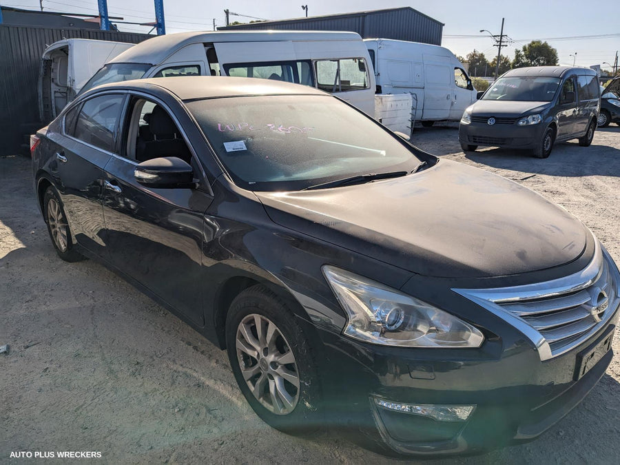 2015 Nissan Altima Courtesy Light