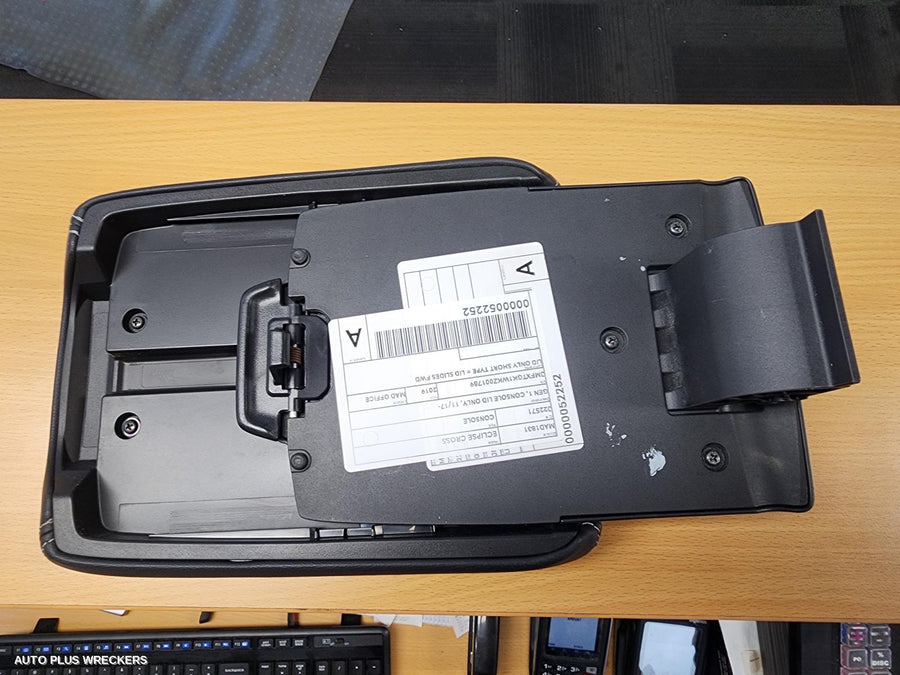 2017-2026 Mitsubishi Eclipse Cross Console