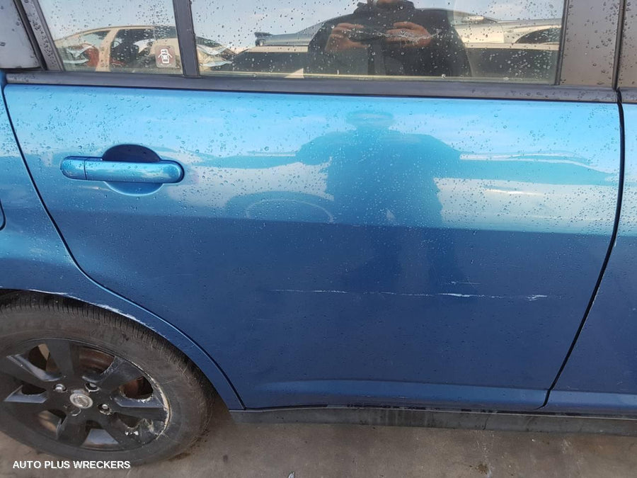 2006 Nissan Tiida Right Front Door Window