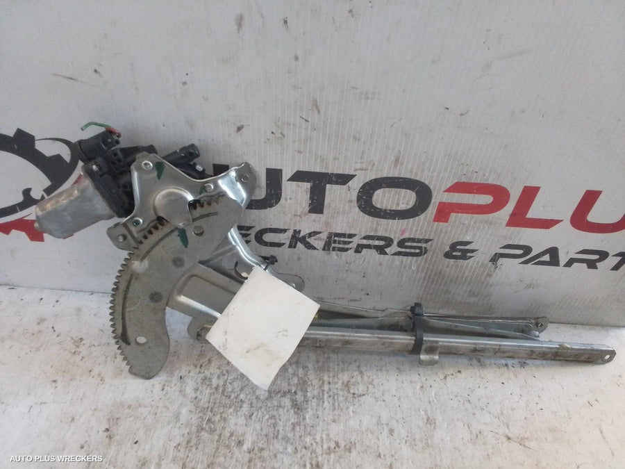 2009-2014 Suzuki Alto Right Front Window Reg Motor
