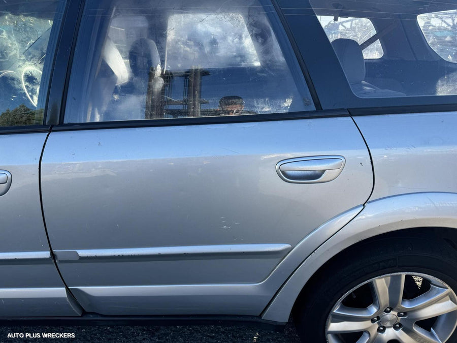 2004 Subaru Outback Right Guard