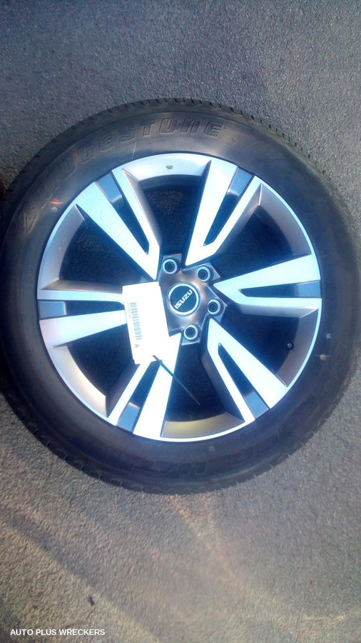 2023 Isuzu Mu-x Wheel Mag