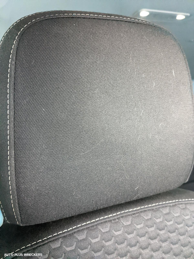 2020 Holden Acadia Headrest
