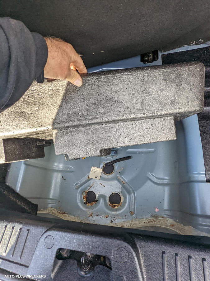 2012 Ford Fiesta Left Rear Door Sliding