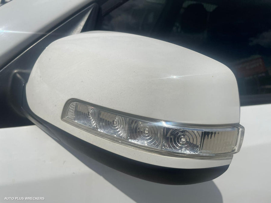 2011 Kia Sorento Left Front Door Window