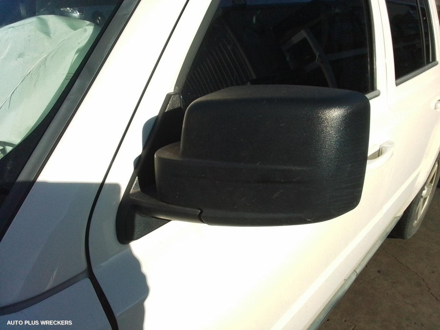 2010 JEEP PATRIOT DOOR HANDLE