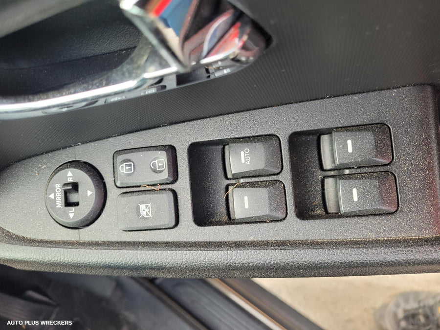 2011 Kia Sportage Left Headlamp