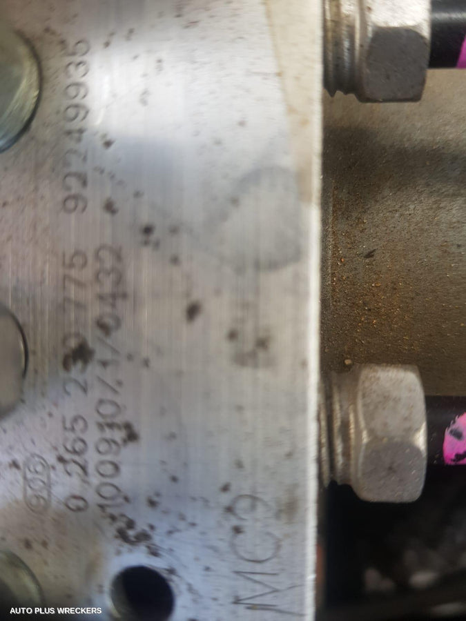 2010 Holden Commodore Left Rear Door Sliding