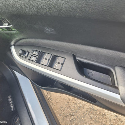 2016 Suzuki Vitara Sunvisor