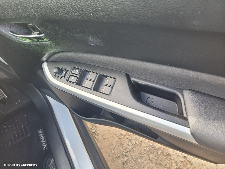 2016 Suzuki Vitara Sunvisor