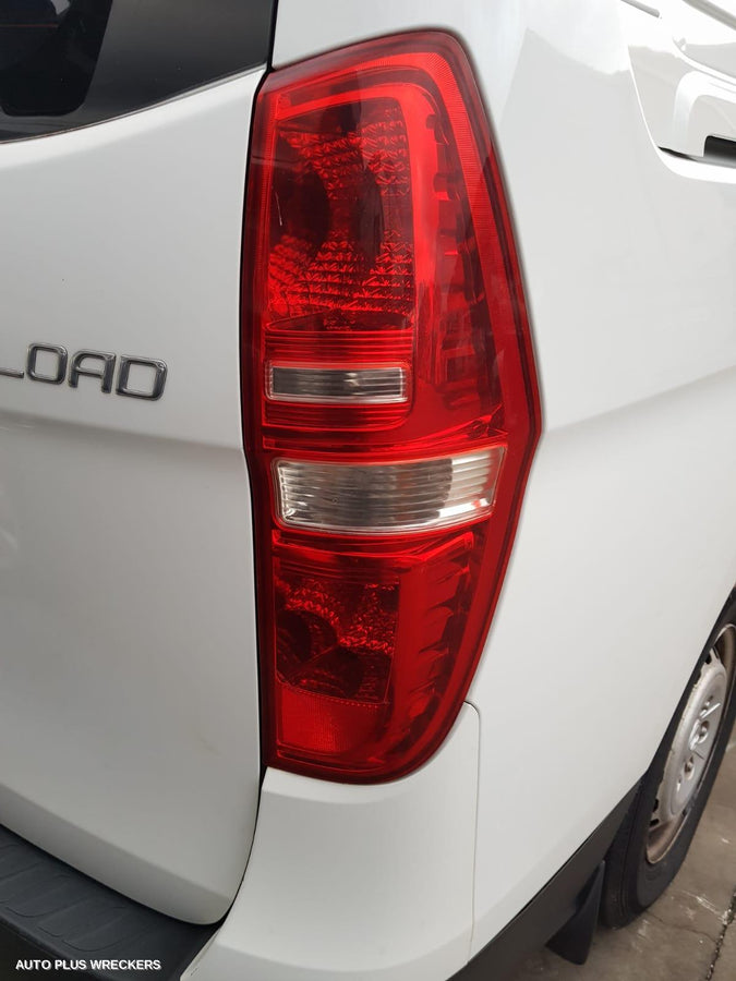 2010 Hyundai Iload/imax Right Door Mirror