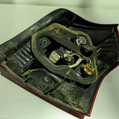 2001-2004 Toyota Corolla Left Taillight