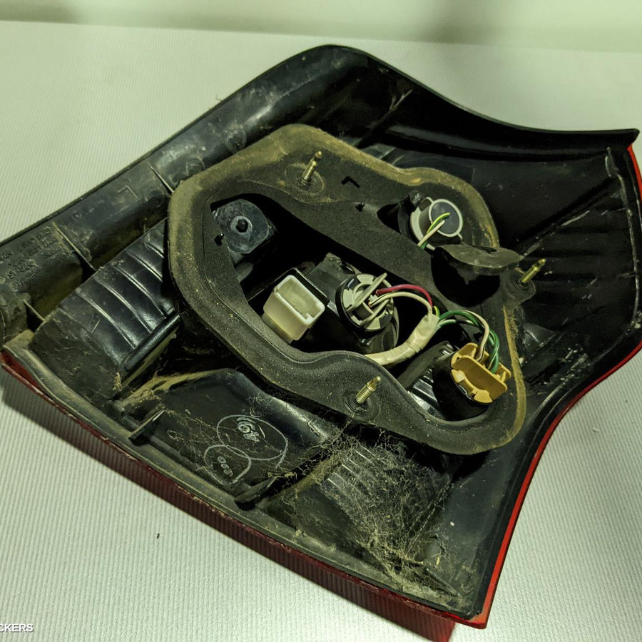 2001-2004 Toyota Corolla Left Taillight
