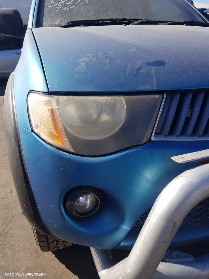 2006 Mitsubishi Triton Right Headlamp