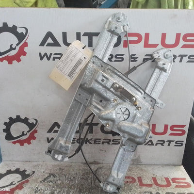 2007 Mitsubishi 380 Left Front Window Reg Motor