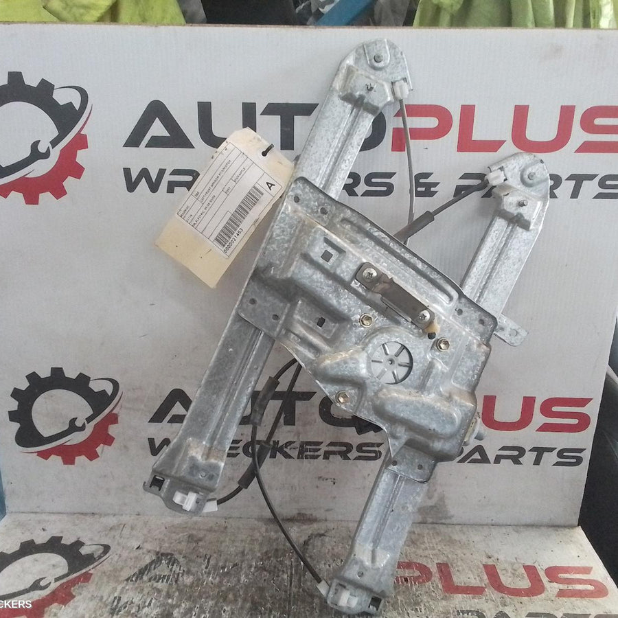 2007 Mitsubishi 380 Left Front Window Reg Motor