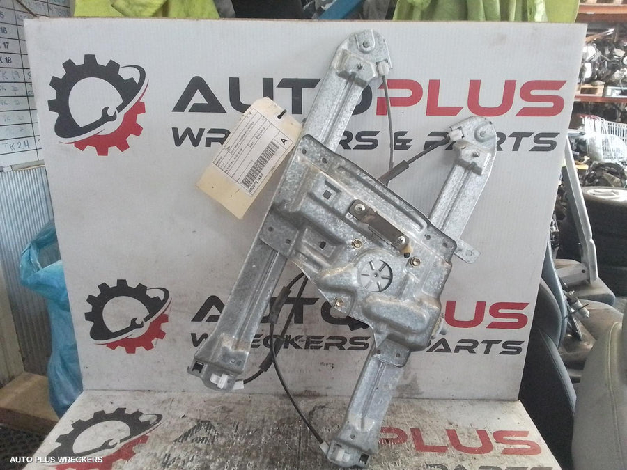 2005-2008 Mitsubishi 380 Left Front Window Reg Motor