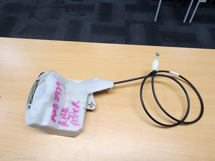 2007 Toyota Tarago Door Boot Gate Lock