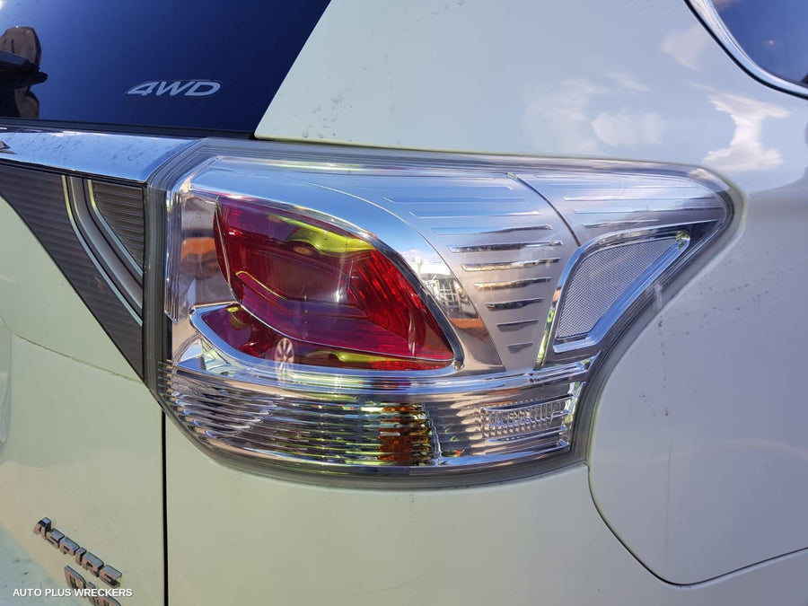 2013 Mitsubishi Outlander Left Front Window Reg Motor