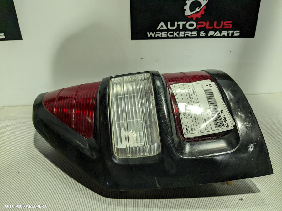 2002 Mitsubishi Pajero Left Taillight