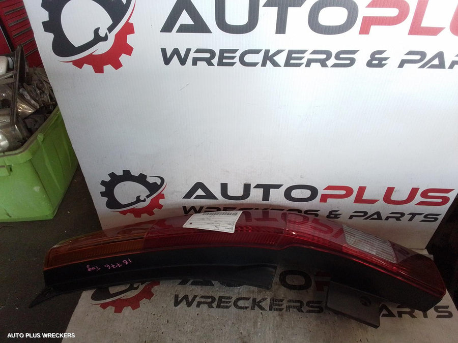 2003 Honda Crv Right Taillight