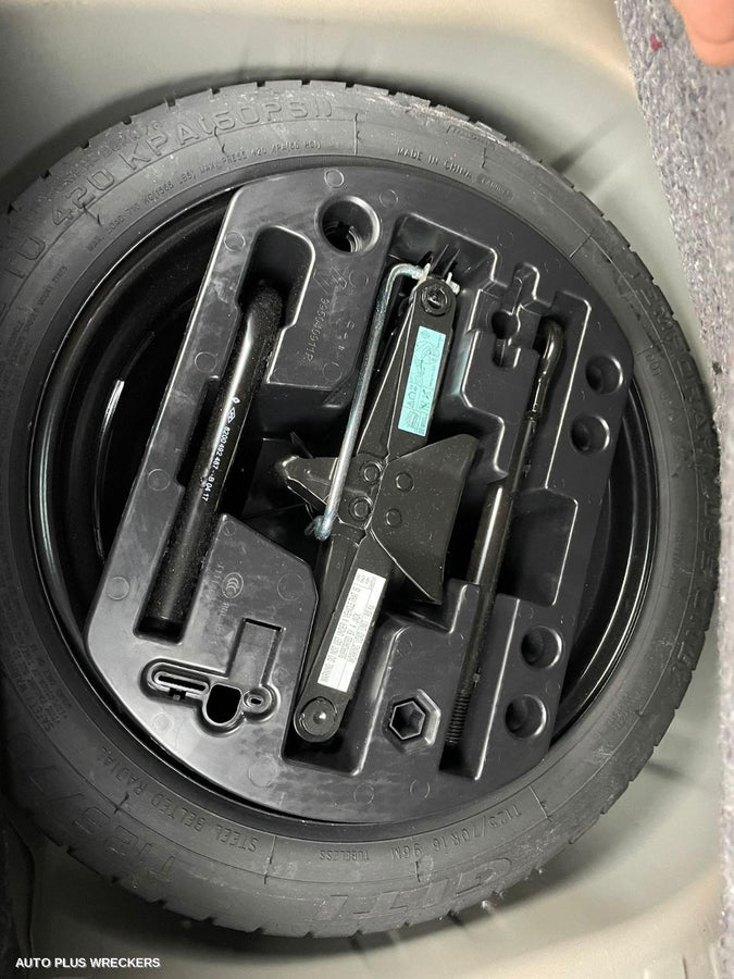 2018 Renault Captur Right Door Mirror