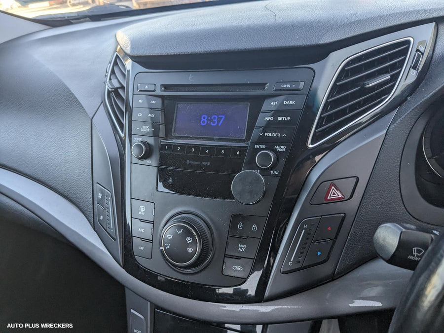 2013 Hyundai I40 Right Rear Door Sliding