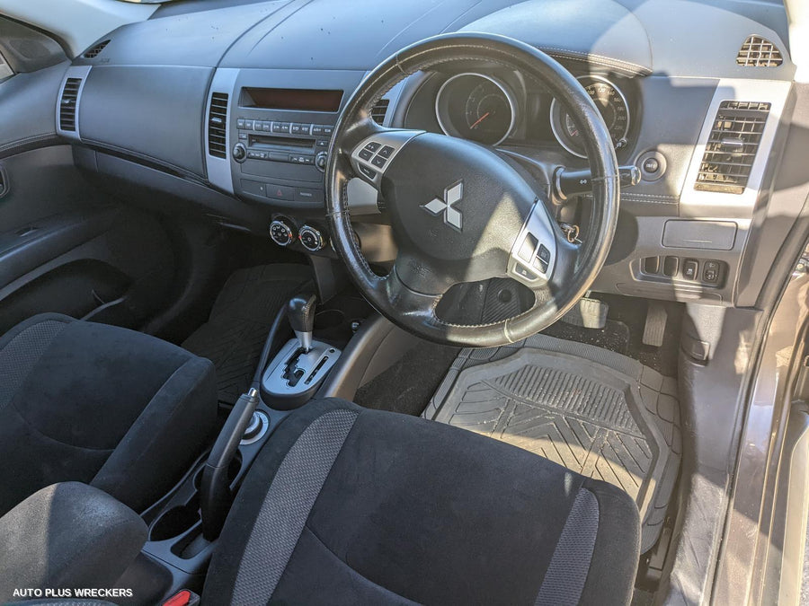 2011 Mitsubishi Outlander Left Door Mirror