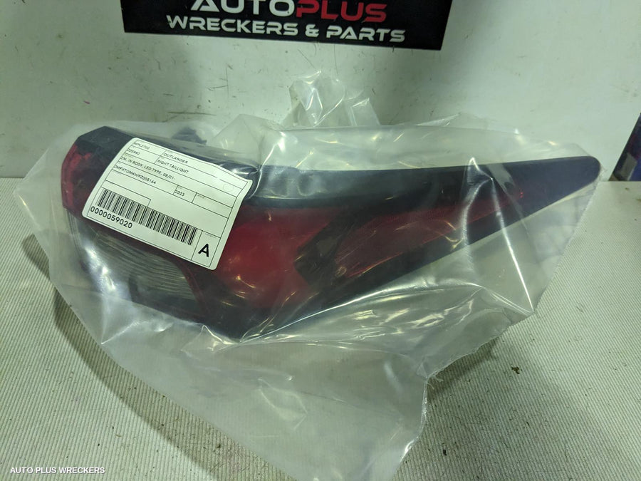 2021-2026 Mitsubishi Outlander Right Taillight