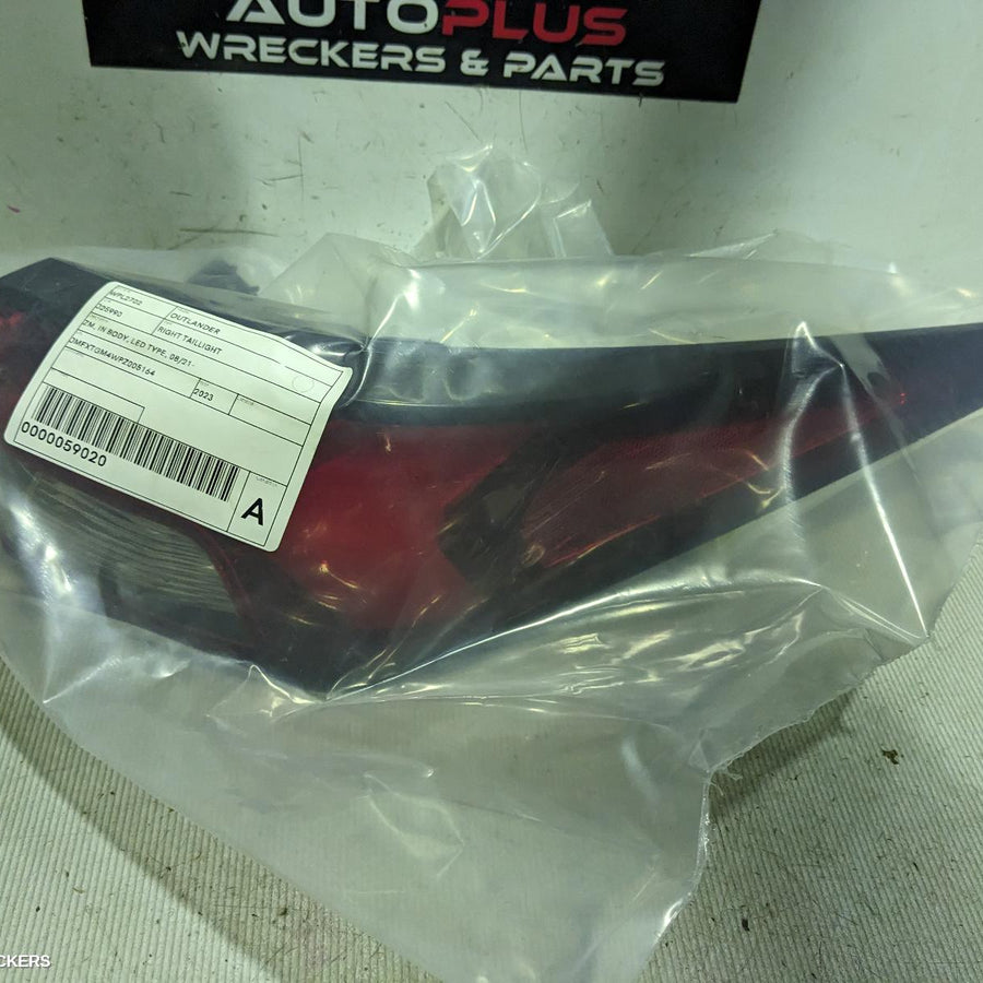 2021-2026 Mitsubishi Outlander Right Taillight