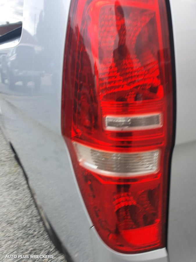 2010 Hyundai Iload/imax Overflow Bottle