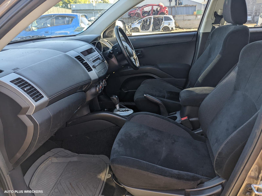 2011 Mitsubishi Outlander Left Door Mirror