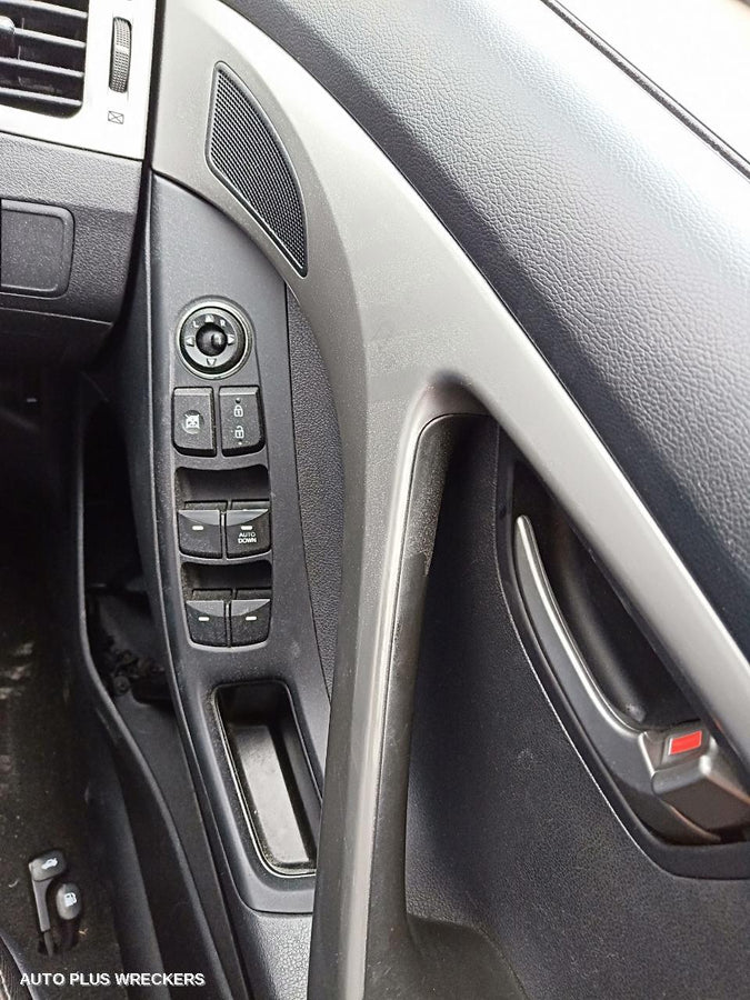 2012 Hyundai Elantra Right Front Door Window