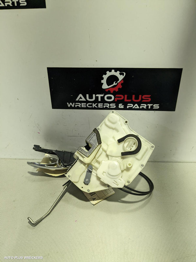 2011 Suzuki Swift Door Handle