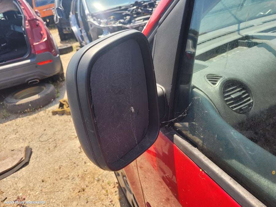 2006 Volkswagen Caddy Left Guard