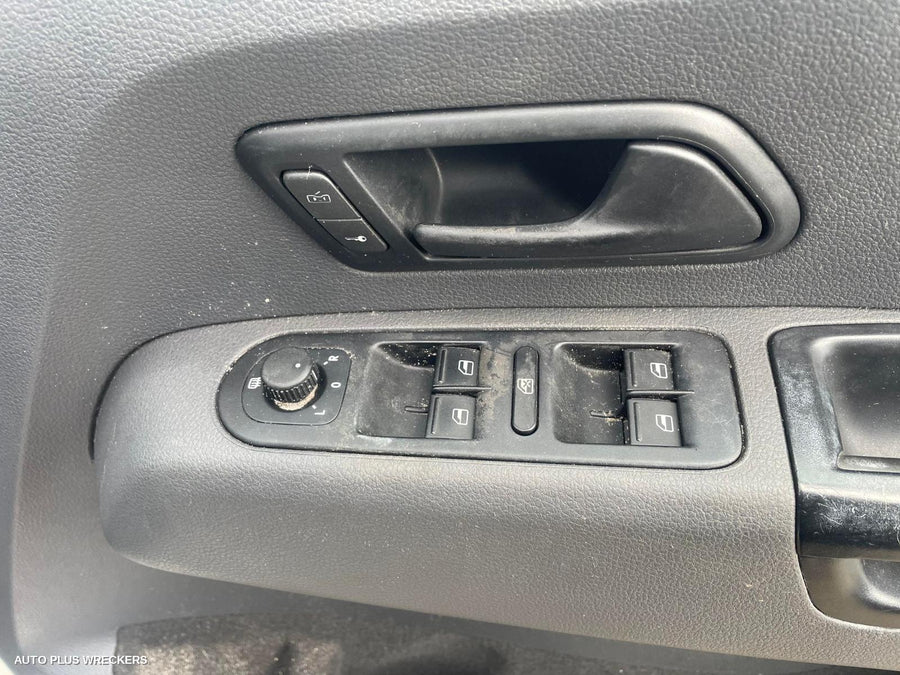 2016 Volkswagen Amarok Left Rear Wnd Reg Motor
