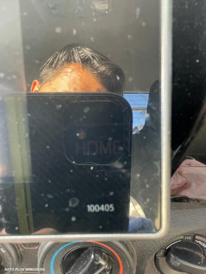 2018 Toyota Hilux Right Front Door Window