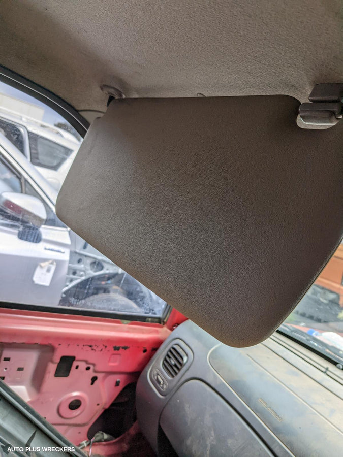 2008 Nissan Navara Left Guard